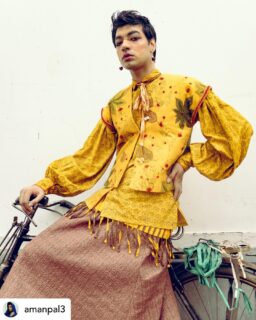 Recalling felt like stepping into a living memory.
The textures, the faded florals, the kantha details — everything carries a story of the past meeting the present.
Shot in North Calcutta made it even more special… the city holds nostalgia in every corner, every wall, every face. I truly enjoyed creating here.