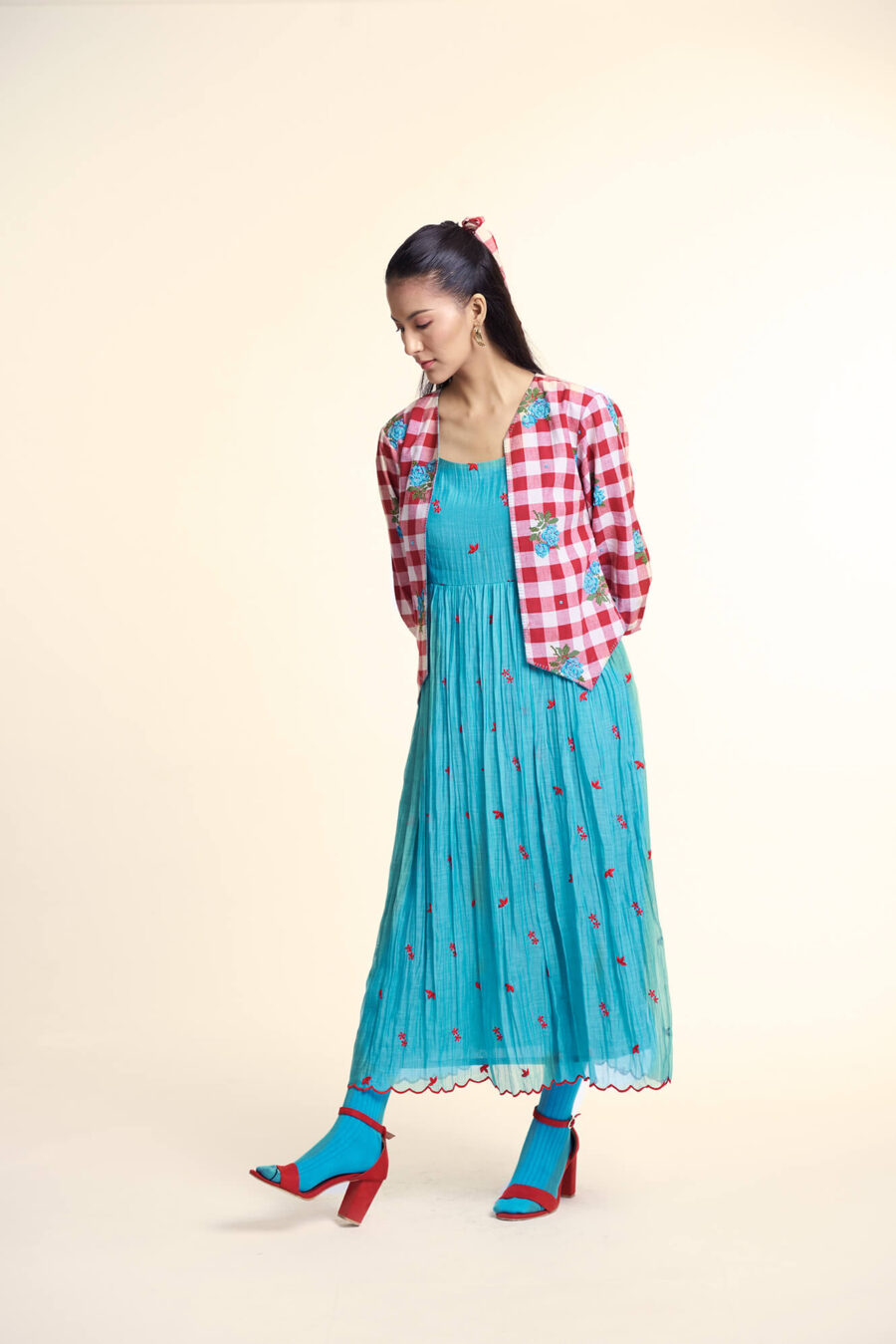 tara_set_red_sky_blue_2